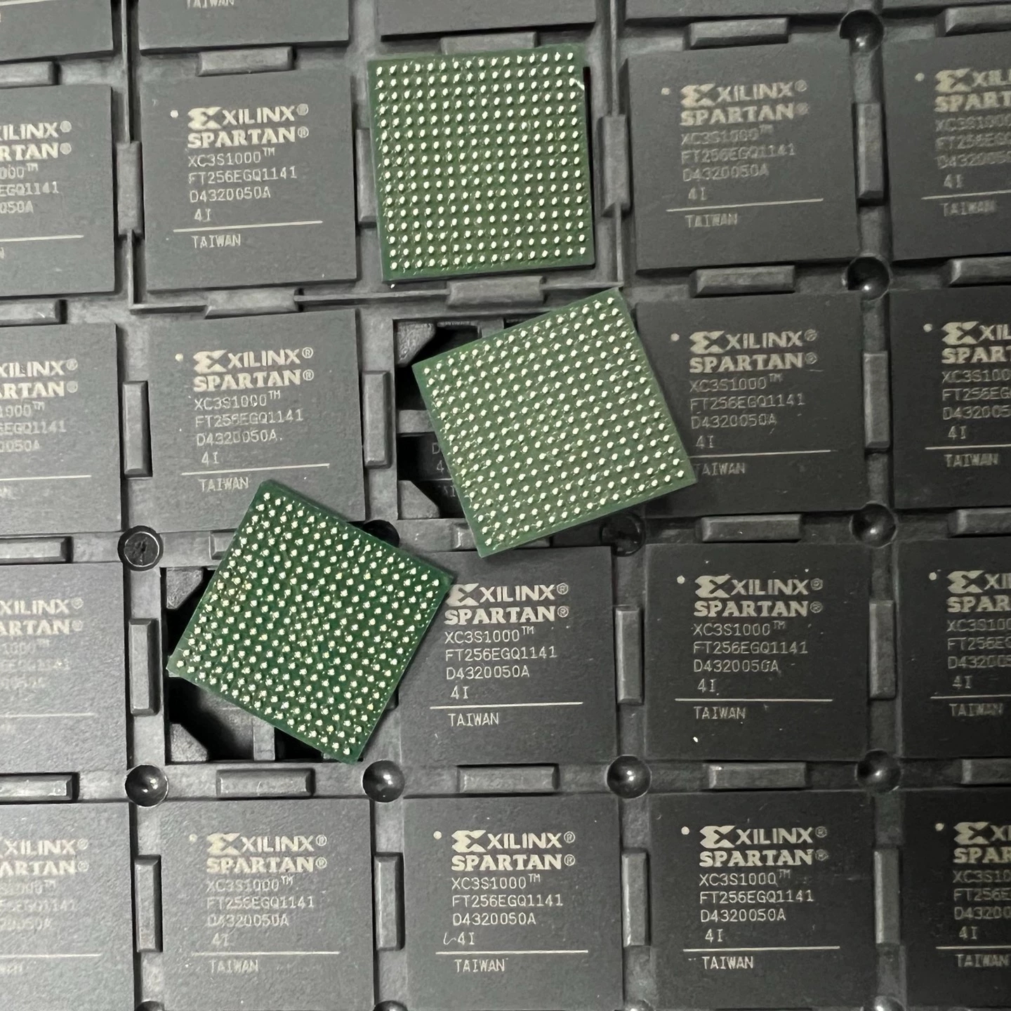 XC3S1000-4FTG256I: A cost-effective industrial-grade FPGA solution